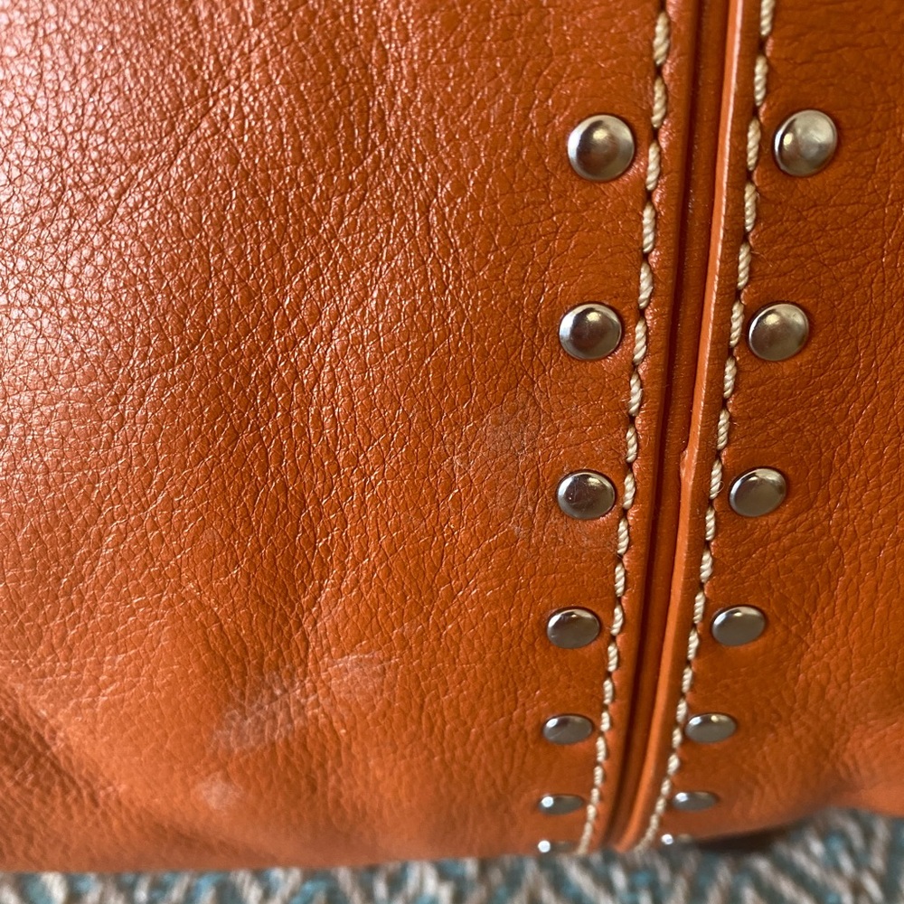 Michael Kors Bag (Burnt Tan) w/ Silver Hardware. - Picture 4 of 10